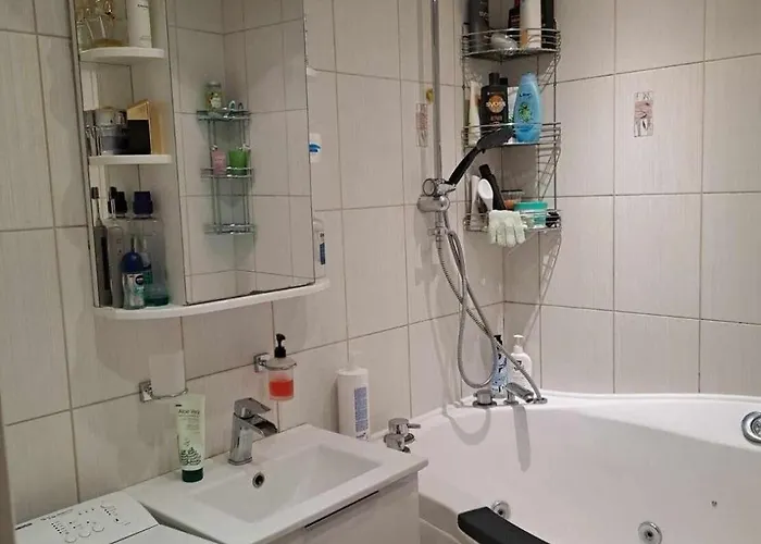 A 3-bedroom On The Second Floor Apartamento